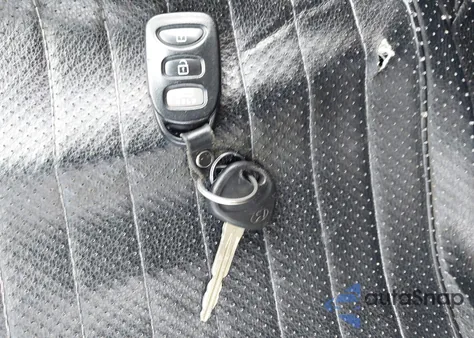 2010 Hyundai Elantra Gls z USA, uszkodzony, nr VIN KMHDU4ADXAU867359